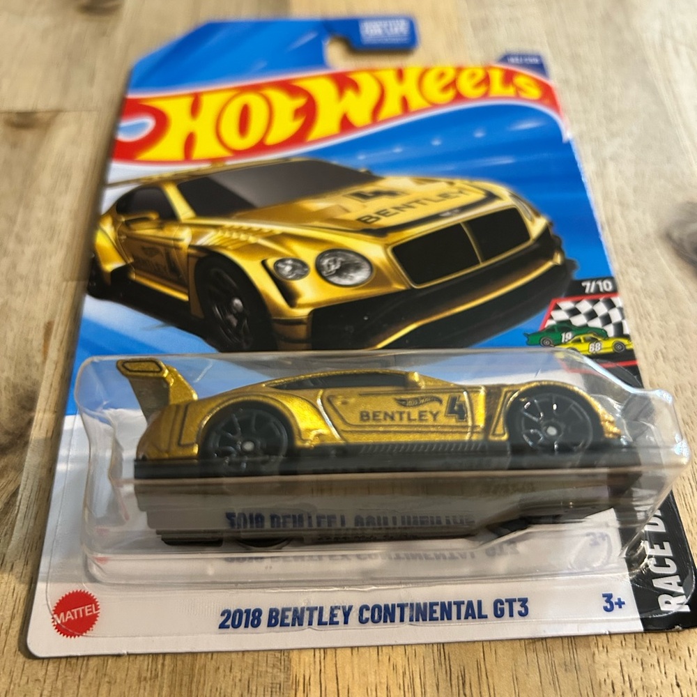 Hot Wheels Gold Bentley Speedster - Picture 2 of 3